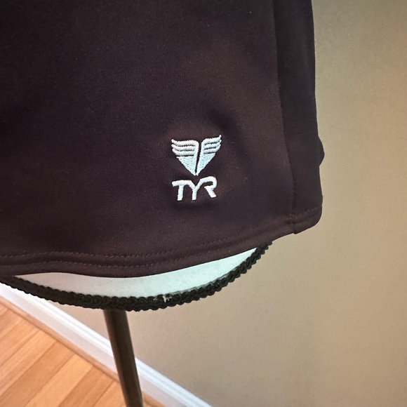 TYR Womens TSTB7A Black Swimwear Solid Twisted Bra Tankini Top Sz#14 NWT - Picture 3 of 10